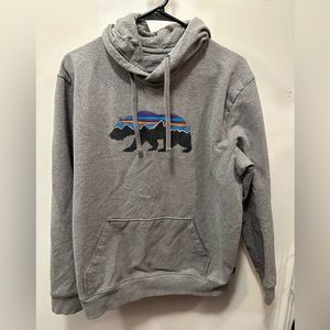 Patagonia Men’s Fitz Bear Grey Sweatshirt Size Large